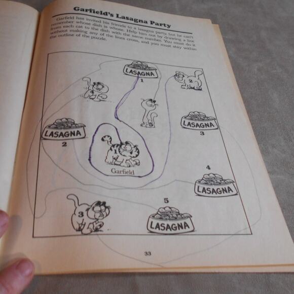 Vintage 1982 Garfield Activity Book by Jim Davis & Jim Razzi Happy House READ - Picture 6 of 13